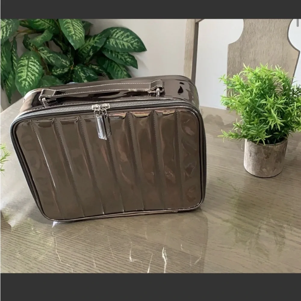 Lancôme Silver (Gun Metal) Colored Travel Case Measures 9x12x4’ 🌳🆕🌳.